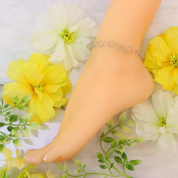 Minimalist Anklet, Sleek & Modern Design, Women’s Fashion, YC110406-A - Picture 3 of 10